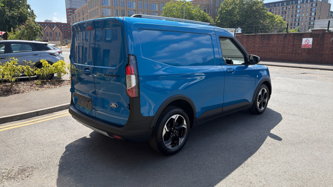 Ford Transit Courier Diesel 1.5 EcoBlue Limited Van - Image 10